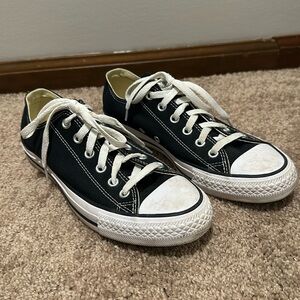 Low Top black Converse Men’s 7 and Women’s 9